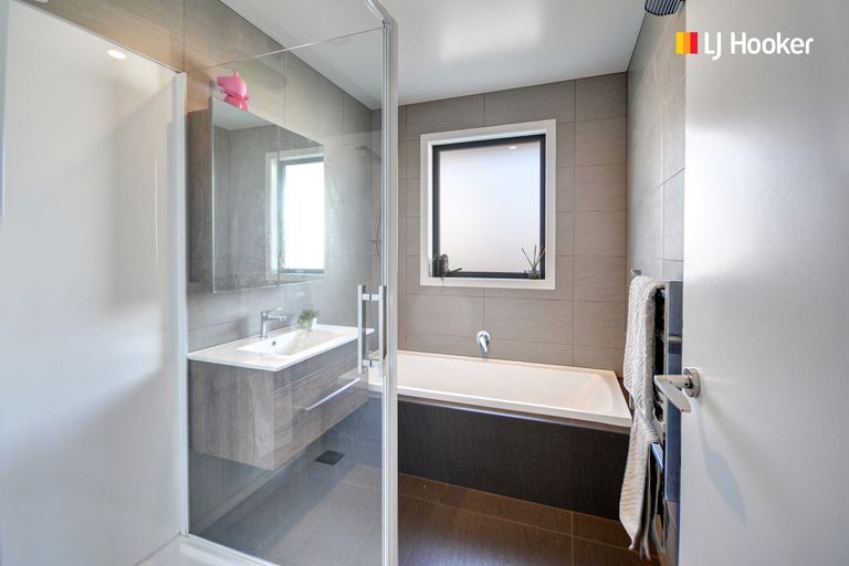 Photo of property in 13 Caledonia Drive, Mosgiel, 9024