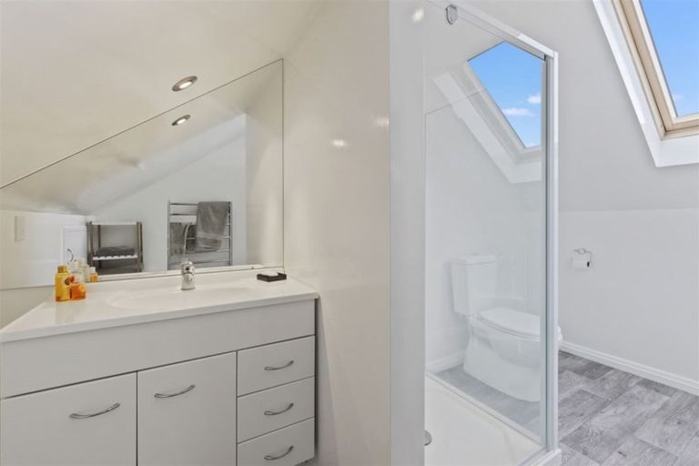 Photo of property in 30 Ripon Street, Lyttelton, 8082