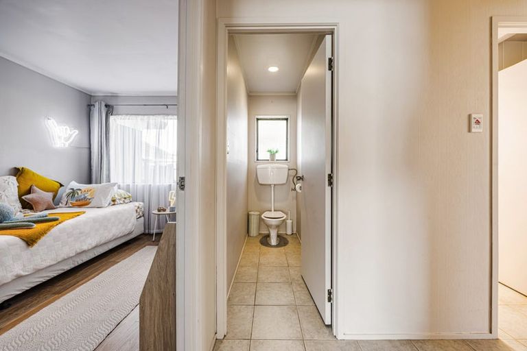 Photo of property in 1/22 Beaumaris Way, Conifer Grove, Takanini, 2112