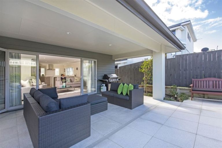 Photo of property in 6 Swindon Close, Mellons Bay, Auckland, 2014