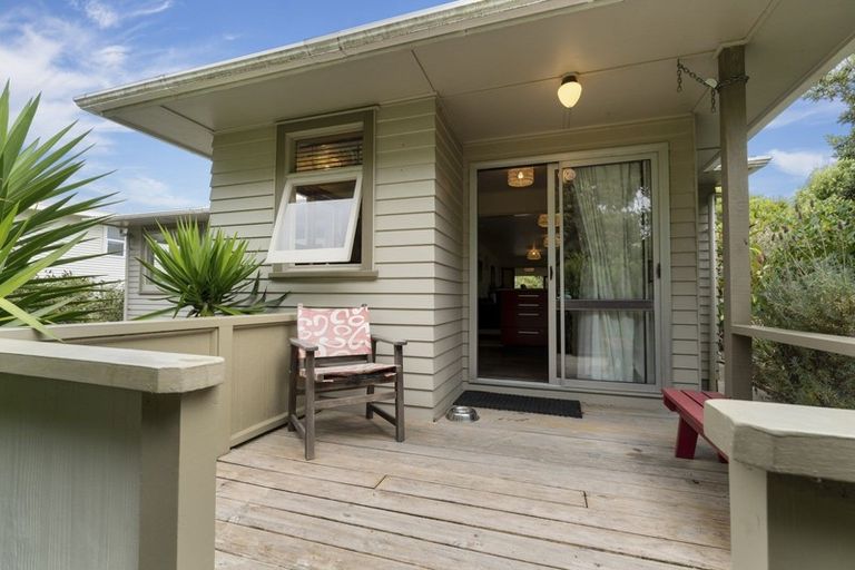 Photo of property in 4 Titoki Road, Waikanae Beach, Waikanae, 5036
