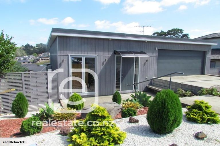 Photo of property in 62 Rising Parade, Fairview Heights, Auckland, 0632