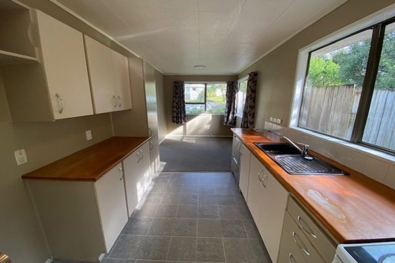 Photo of property in 15 Cottam Grove, Northcross, Auckland, 0632