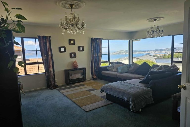 Photo of property in 38 Gurkha Crescent, Khandallah, Wellington, 6035