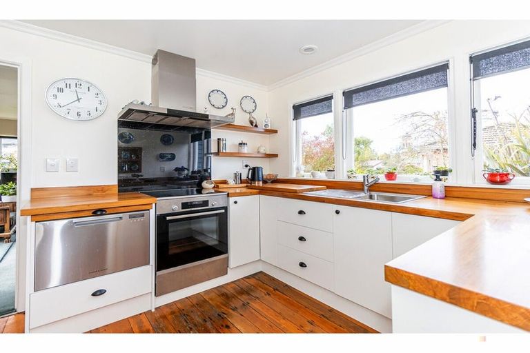 Photo of property in 12 Parsonage Road, Waimate, 7924