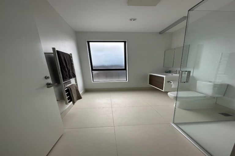 Photo of property in 4/117 Buckley Avenue, Hobsonville, Auckland, 0616