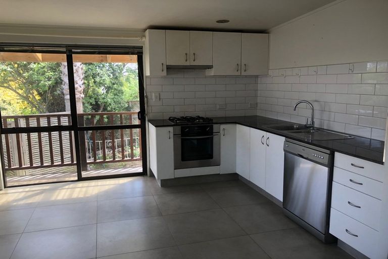 Photo of property in 37a Huka Road, Birkenhead, Auckland, 0626