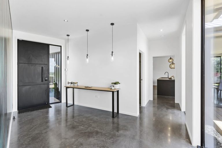 Photo of property in 5 Codlin Road, Waiuku, 2683