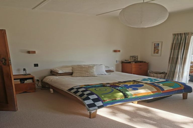 Photo of property in 56 Fairview Crescent, Kelburn, Wellington, 6012