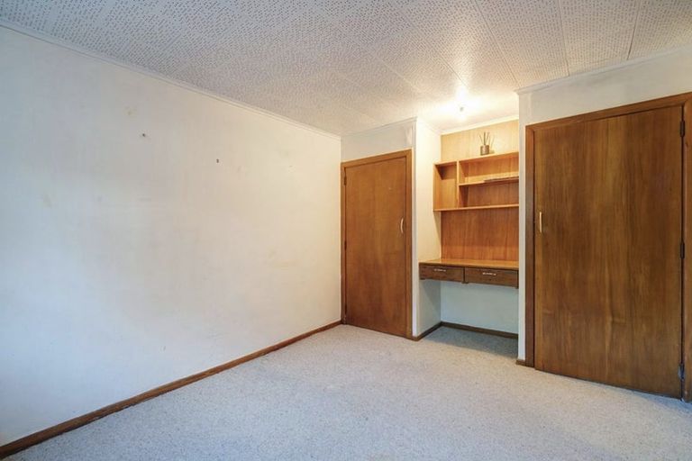 Photo of property in 18 Millbrook Road, Henderson, Auckland, 0612