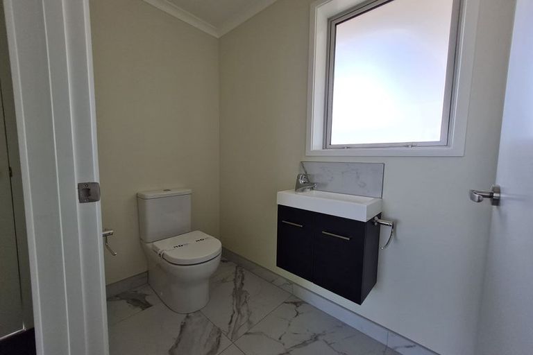 Photo of property in 15 Ocean View Rise, Ruakaka, 0116