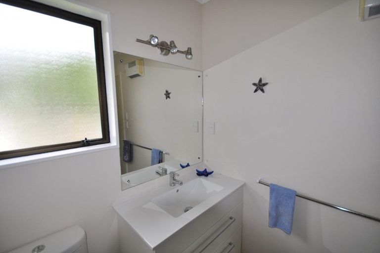 Photo of property in 21 Holland Close, Pauanui, Hikuai, 3579