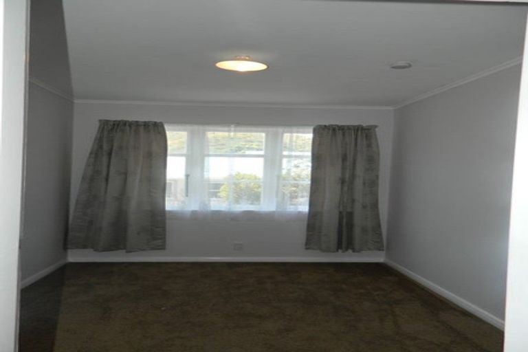 Photo of property in 37 Thornley Street, Titahi Bay, Porirua, 5022