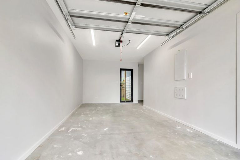 Photo of property in 7/3234 Great North Road, New Lynn, Auckland, 0600