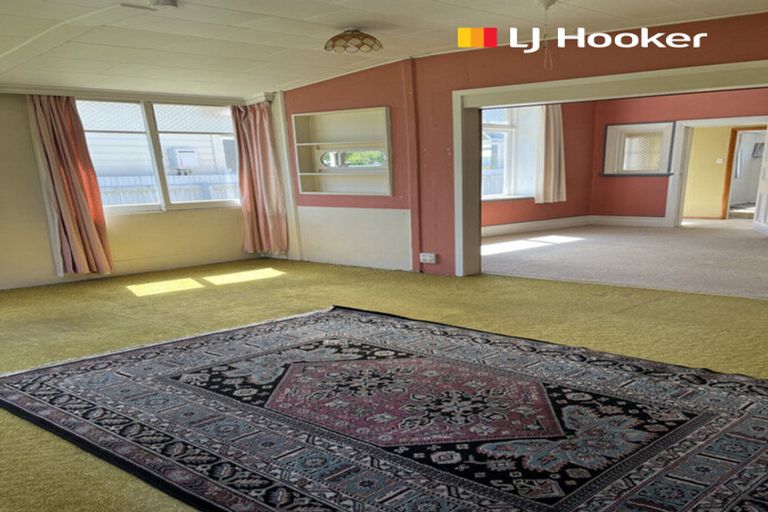 Photo of property in 74 Hargest Crescent, Saint Clair, Dunedin, 9012