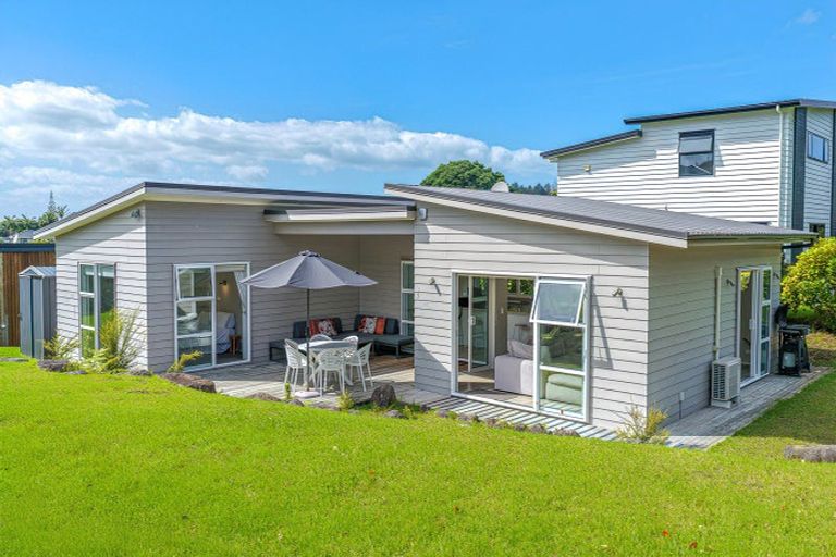 Photo of property in 5 Ross Place, Whiritoa, Whangamata, 3691