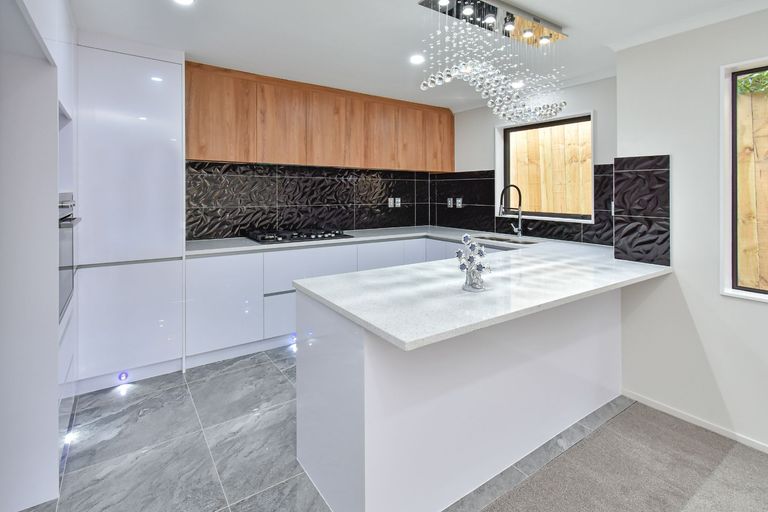 Photo of property in 56b Cambridge Terrace, Papatoetoe, Auckland, 2025