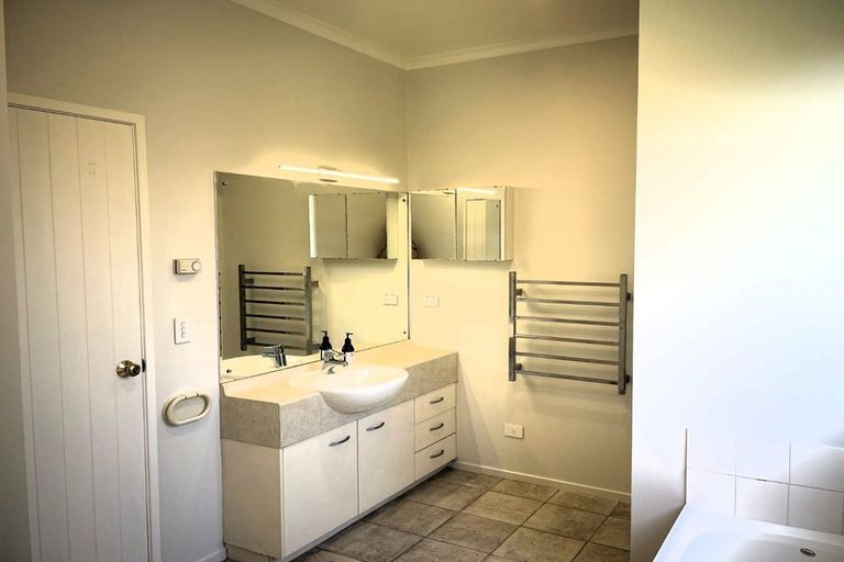 Photo of property in 10 Braestar Court, Henderson, Auckland, 0612