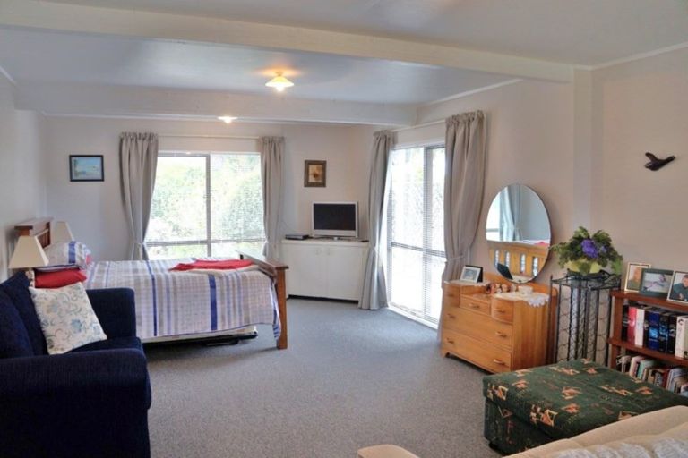 Photo of property in 30 Manaia View Road, One Tree Point, 0118