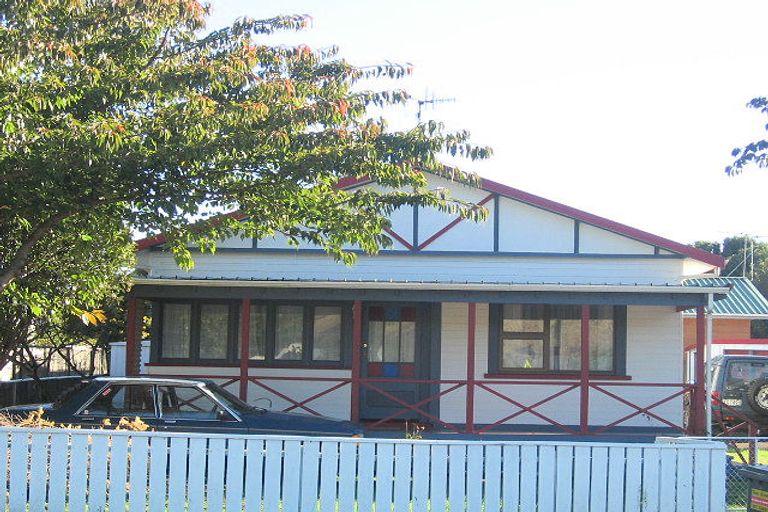 Photo of property in 129 Arawhata Road, Paraparaumu, 5032