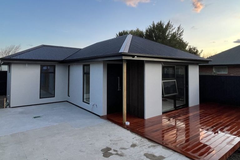 Photo of property in 47a Royal Park Drive, Parklands, Christchurch, 8083