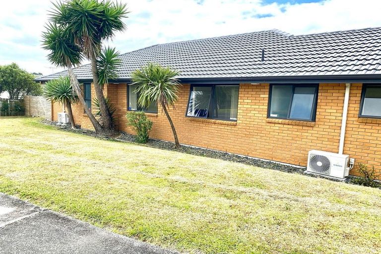 Photo of property in 12 Chadlington Avenue, Henderson, Auckland, 0612