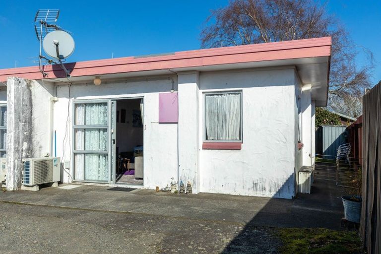 Photo of property in 242c Huatoki Street, Upper Vogeltown, New Plymouth, 4310