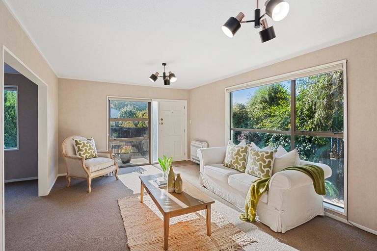 Photo of property in 2/37 Augusta Street, Redcliffs, Christchurch, 8081