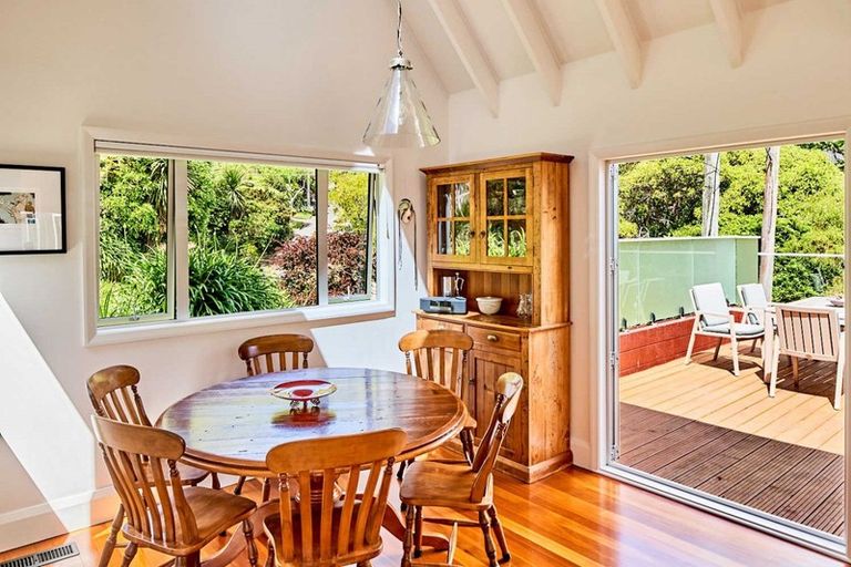 Photo of property in 14 Waitohu Road, York Bay, Lower Hutt, 5013