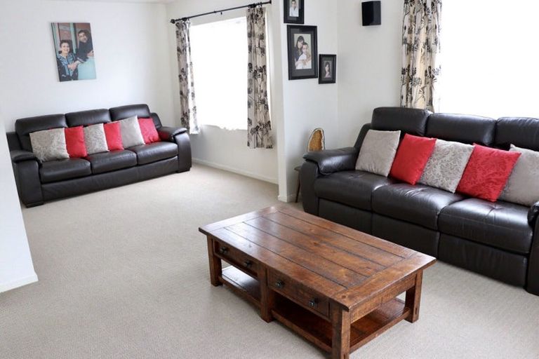 Photo of property in 30a Trinidad Road, Sunnynook, Auckland, 0620