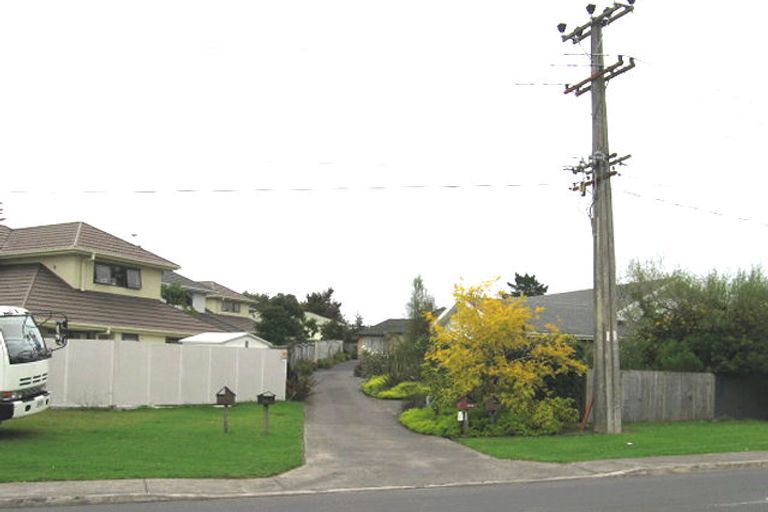 Photo of property in 556 Don Buck Road, Westgate, Auckland, 0614