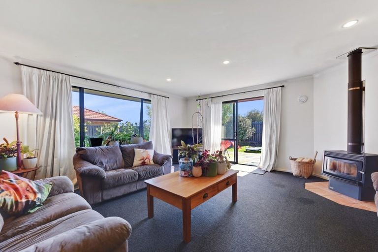 Photo of property in 18 Monaco View, Stoke, Nelson, 7011