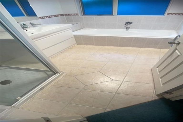 Photo of property in 7 Nier Place, East Tamaki Heights, Auckland, 2016