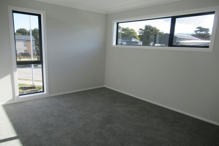 Photo of property in 1 Desert Gold Lane, Wallaceville, Upper Hutt, 5018