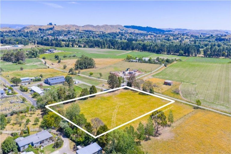 Photo of property in 30 Pa Street, Waipawa, 4275