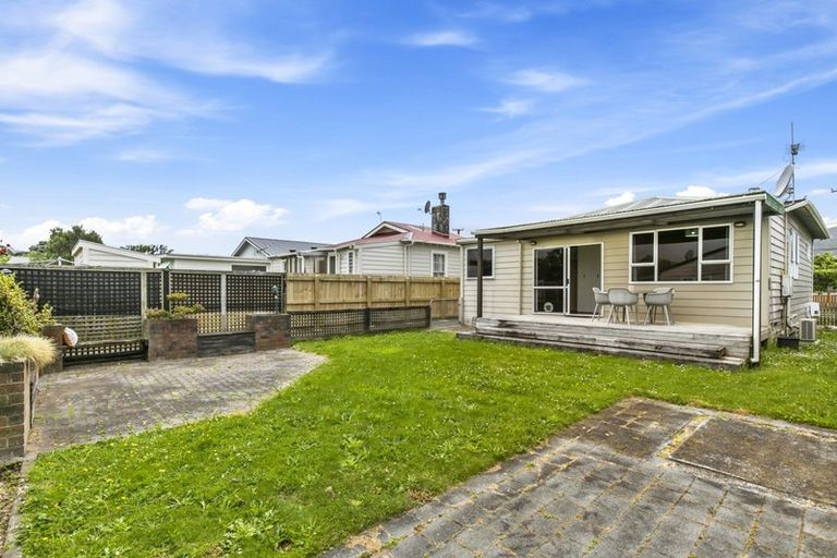 Photo of property in 11 Baldwin Street, Moera, Lower Hutt, 5010