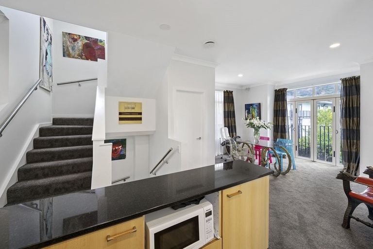 Photo of property in 35b Hobson Crescent, Thorndon, Wellington, 6011