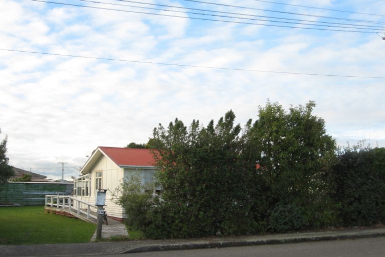 Photo of property in 8 Iti Street, Otaki, 5512