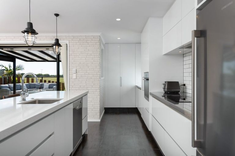 Photo of property in 24 Drabble Crescent, Papamoa Beach, Papamoa, 3118