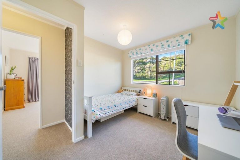 Photo of property in 27 Kaitangata Crescent, Kelson, Lower Hutt, 5010