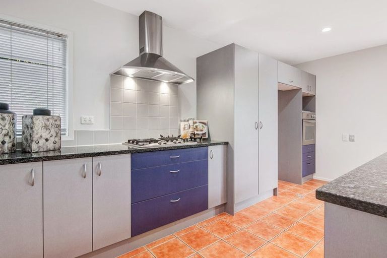 Photo of property in 9 Springwater Vale, Unsworth Heights, Auckland, 0632