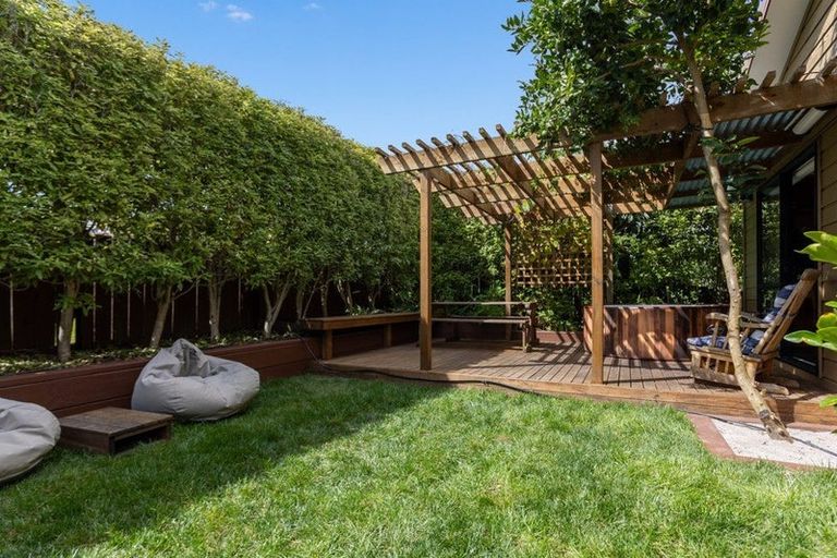 Photo of property in 1/92 Kervil Avenue, Te Atatu Peninsula, Auckland, 0610