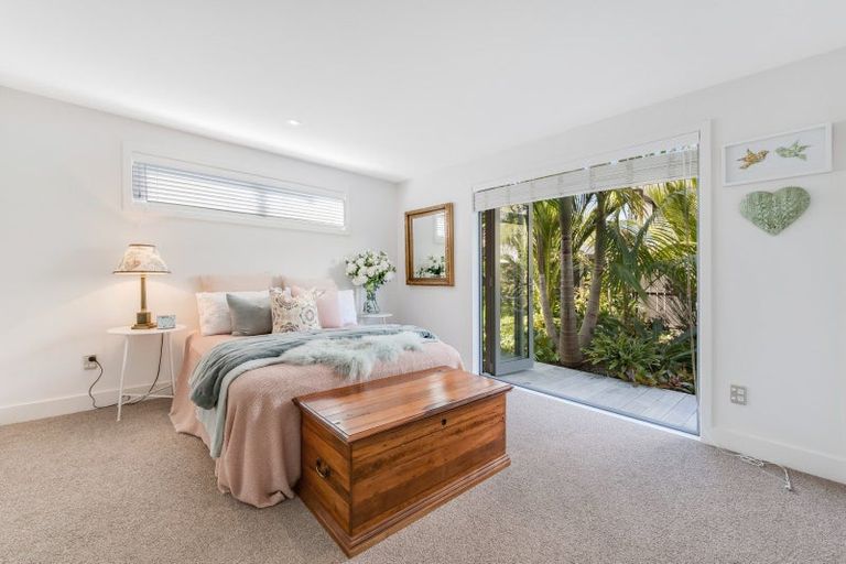 Photo of property in 8 The Parade, Bucklands Beach, Auckland, 2012