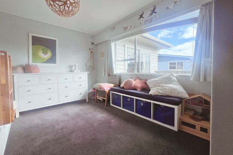 Photo of property in 4 Spey Place, Papakowhai, Porirua, 5024