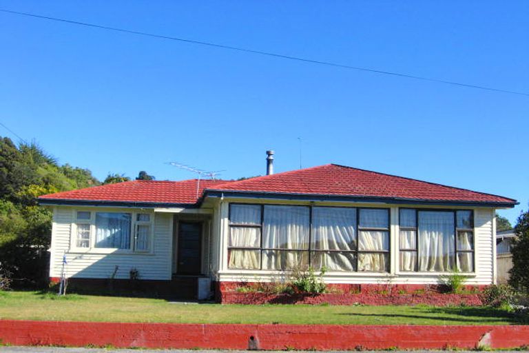 Photo of property in 68 Marlborough Street, Greymouth, 7805