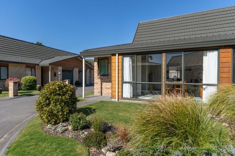 Photo of property in Redwood Village, 36/42 Main Road, Tawa, Wellington, 5028