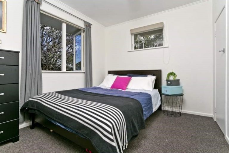 Photo of property in 1/73 Bond Crescent, Forrest Hill, Auckland, 0620