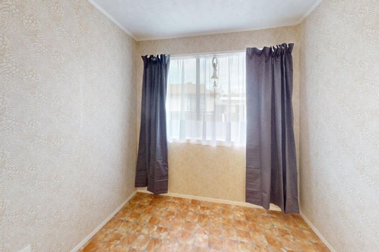 Photo of property in 20 Cumberland Place, Kelvin Grove, Palmerston North, 4414