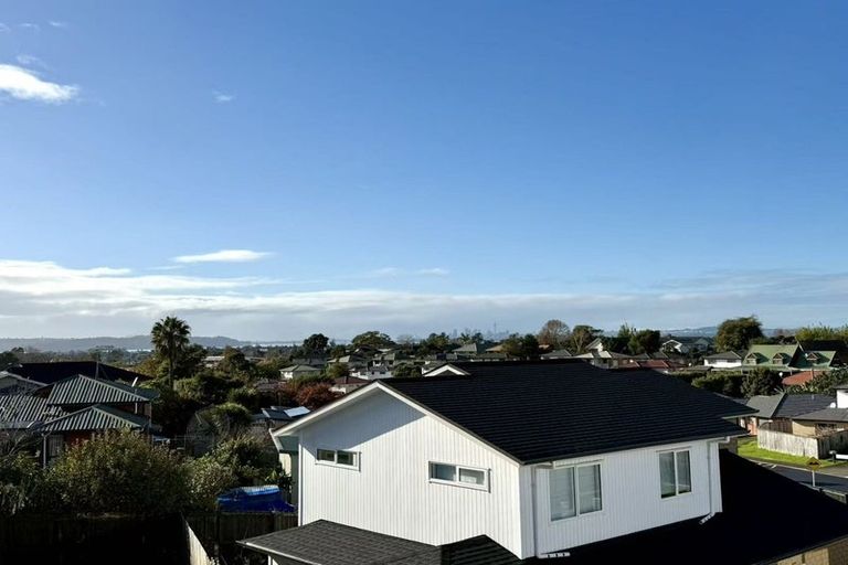 Photo of property in 4 Tawapou Close, Massey, Auckland, 0614