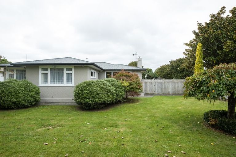 Photo of property in 1 Woodstock Place, Hokowhitu, Palmerston North, 4410